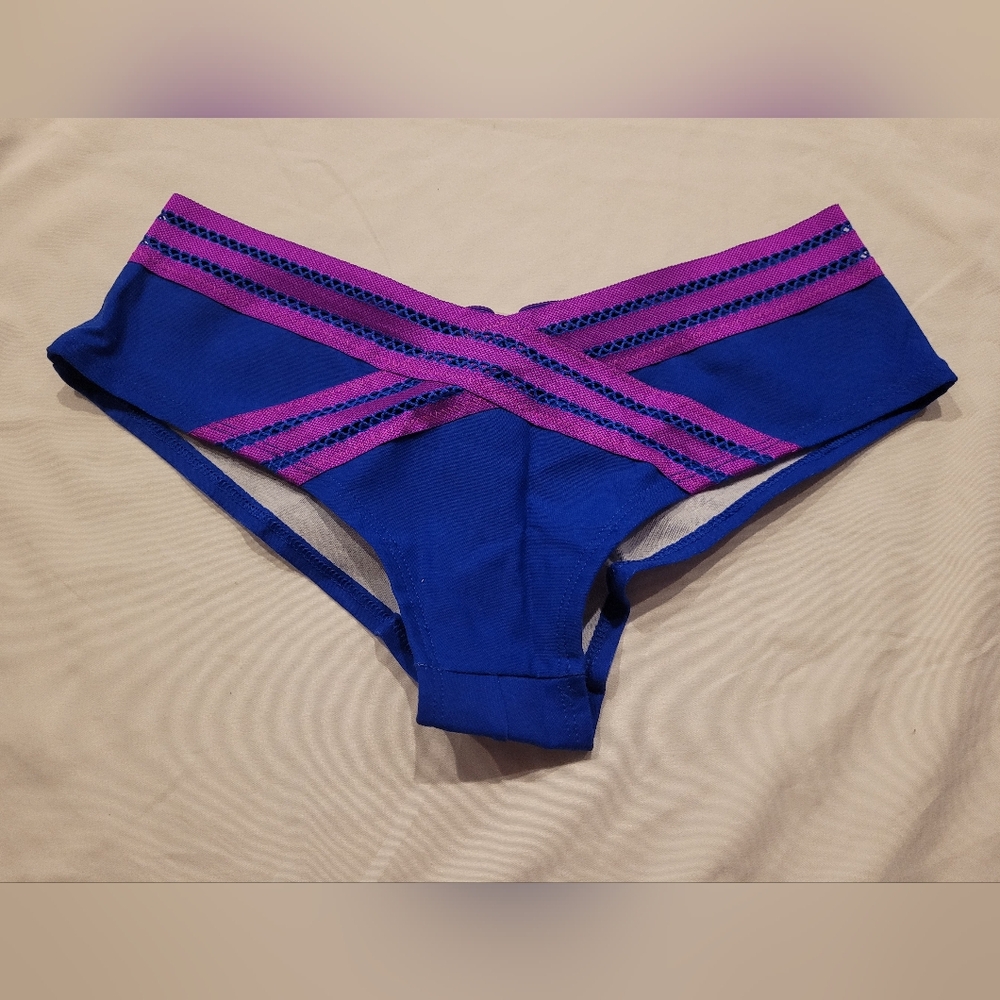 Victoria's Secret PINK Medium Underwear NWT